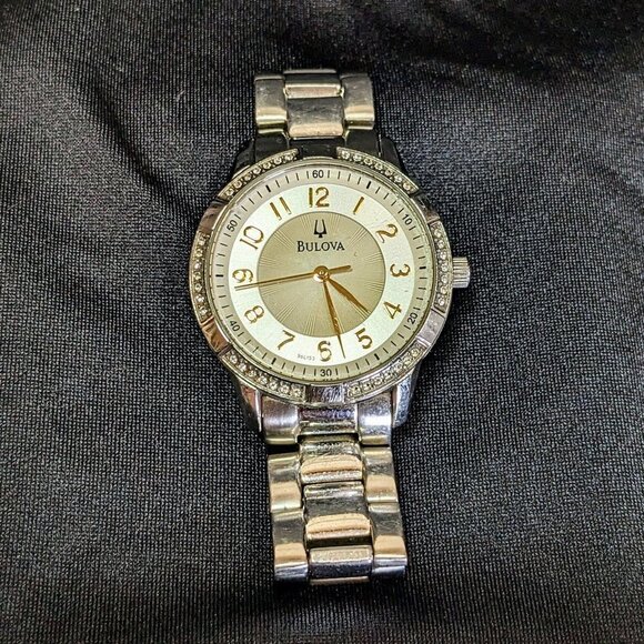 Swarovski Crystal with Mother of Pearl Ladies Stainless Steel Watch 98L223 - Picture 1 of 6